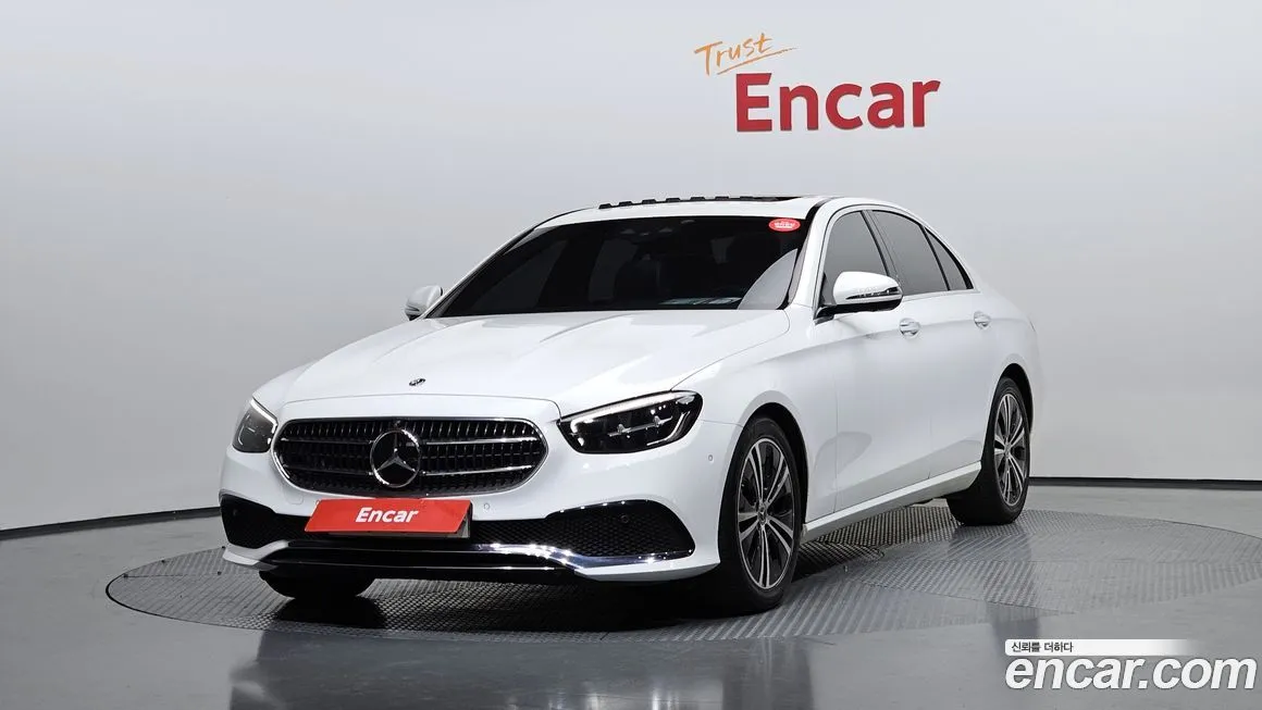Mercedes-Benz E-Class — фото 1