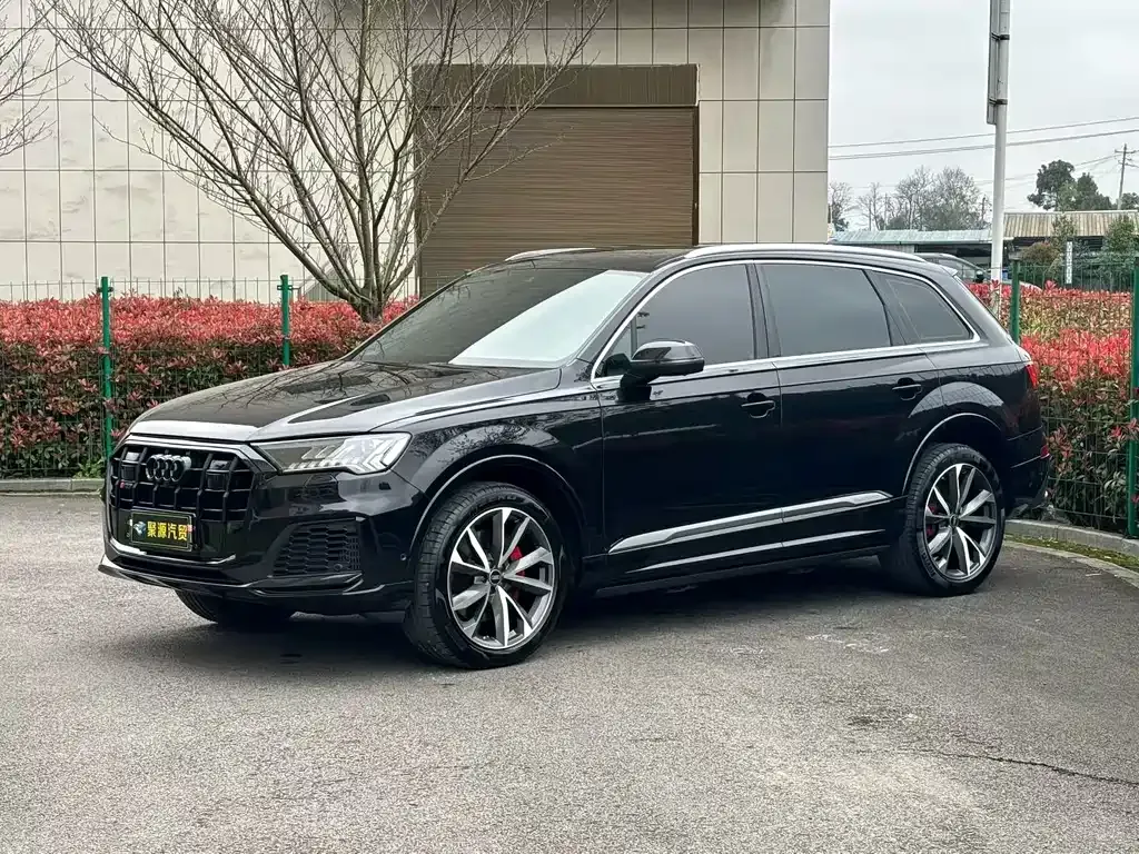 Audi Q7 — фото 1