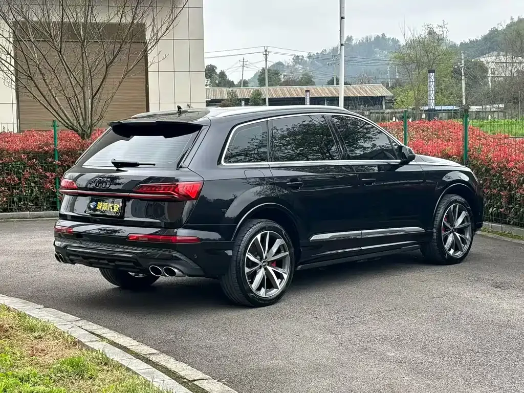 Audi Q7 — фото 4