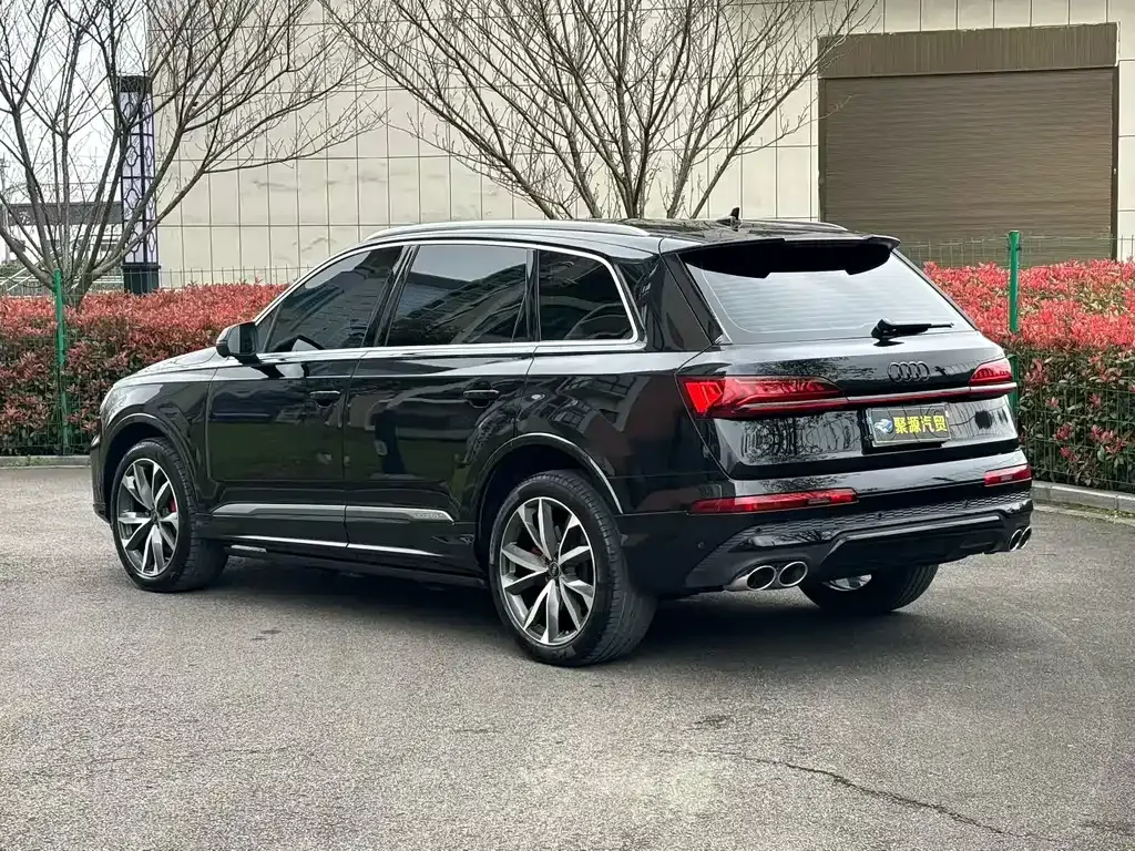 Audi Q7 — фото 3