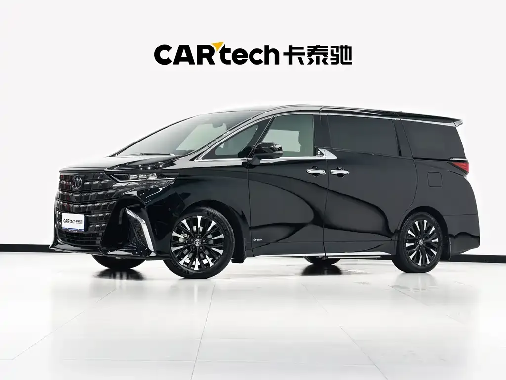 Toyota Alphard — фото 1