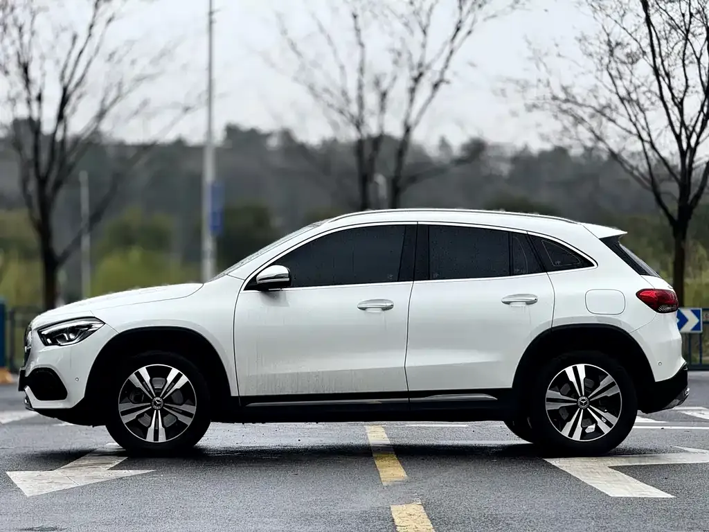 Mercedes-Benz GLA — фото 10