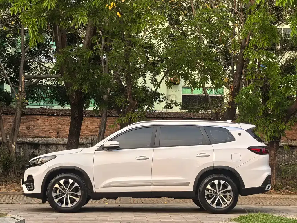 Chery Tiggo 8 — фото 10