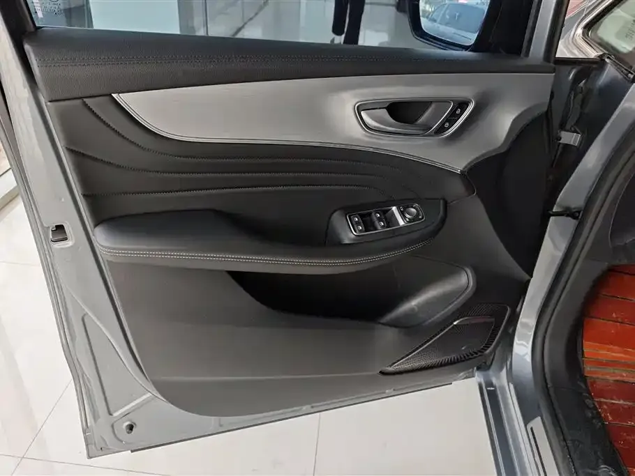 Roewe iMAX8 — фото 6