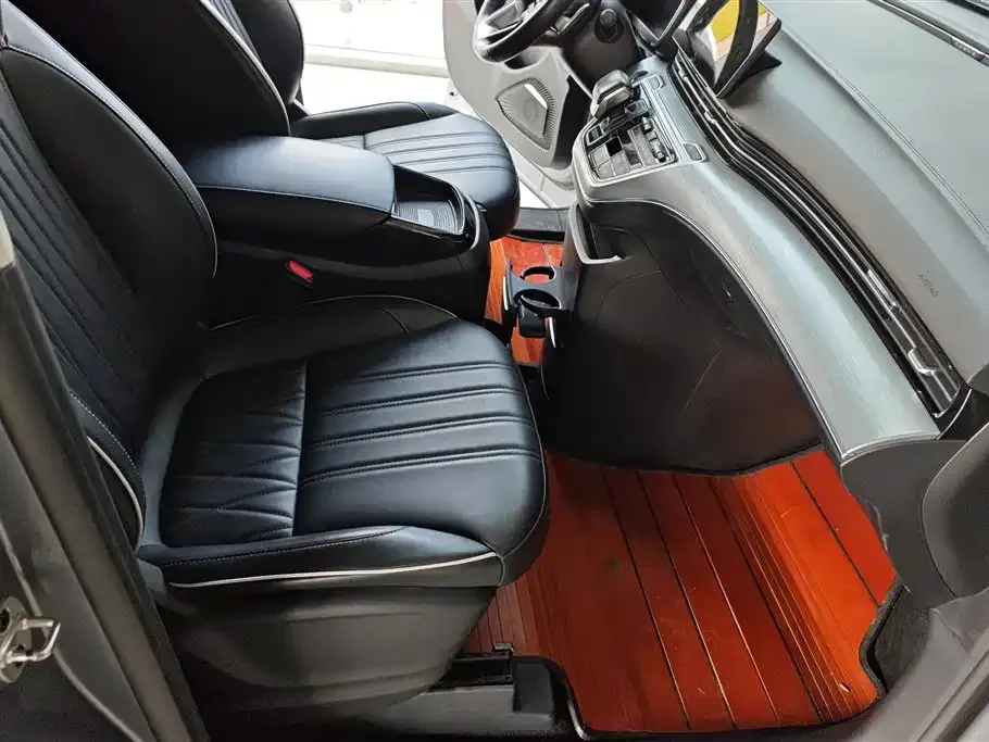 Roewe iMAX8 — фото 7