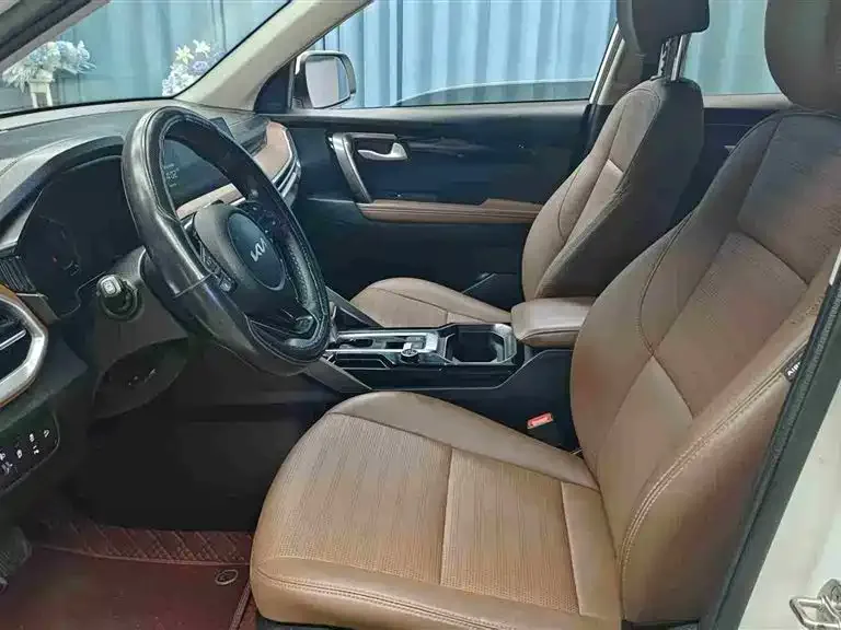 Kia Sportage — фото 9
