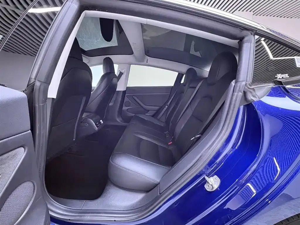 Tesla Model 3 — фото 4