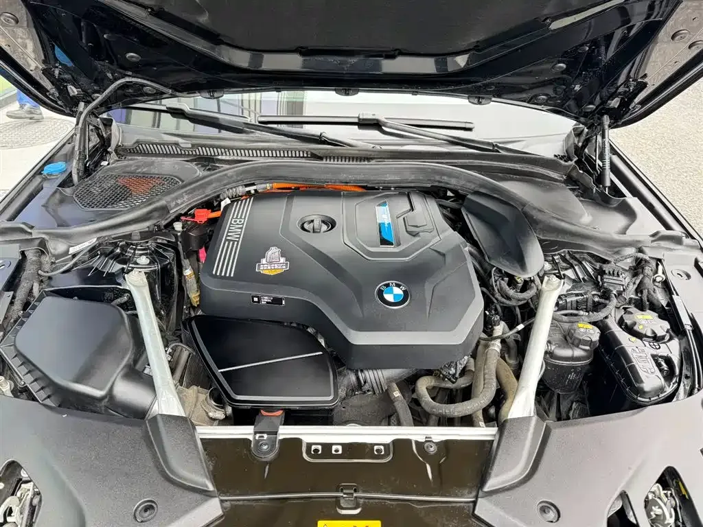 BMW 5 Series New Energy — фото 9