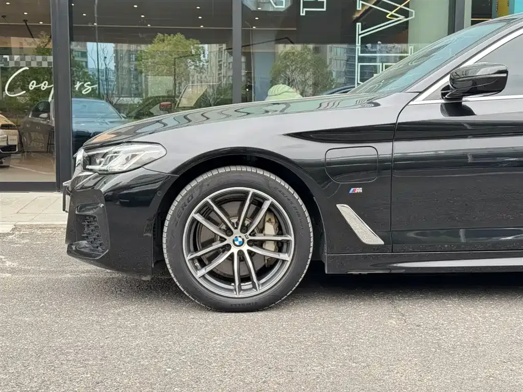BMW 5 Series New Energy — фото 6