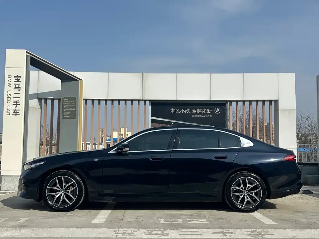 BMW i5 — фото 2