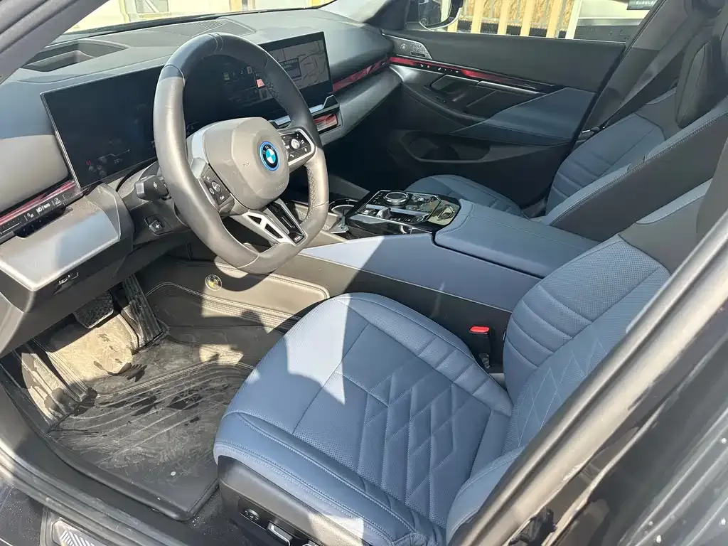 BMW i5 — фото 10