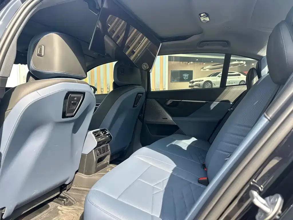 BMW i5 — фото 3