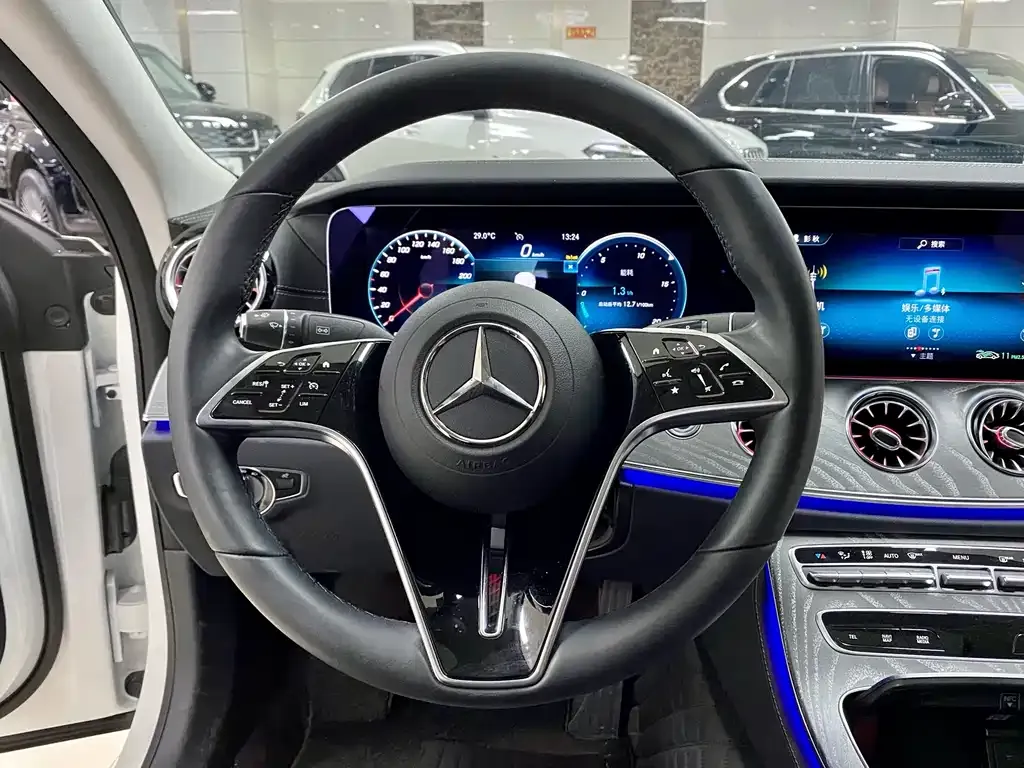 Mercedes-Benz CLS — фото 10