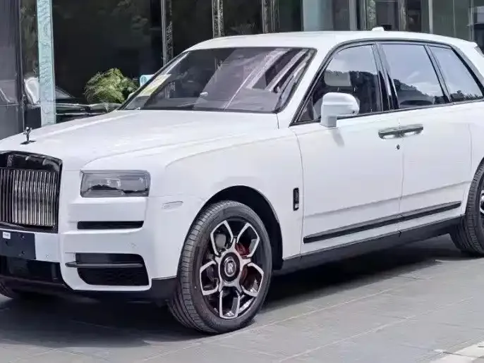 Rolls-Royce Cullinan — фото 1