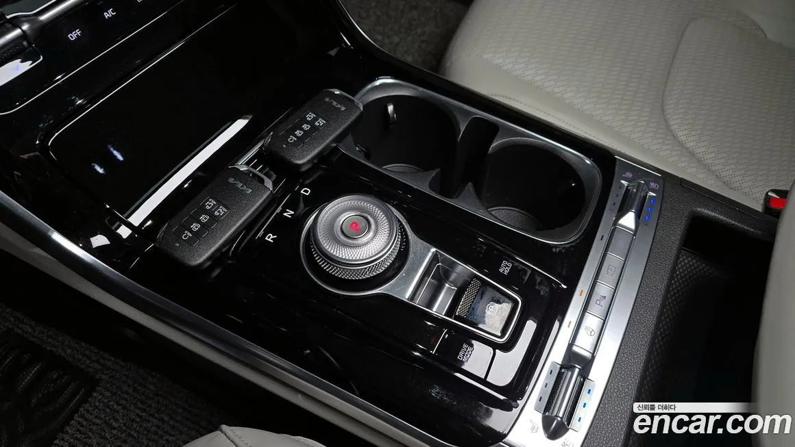 Kia Carnival — фото 10