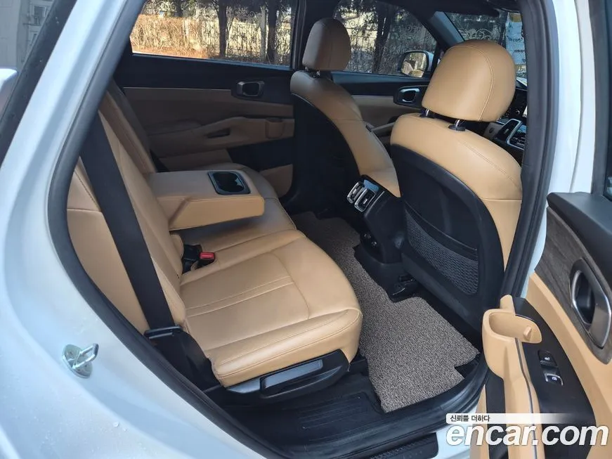 Kia Sorento — фото 10