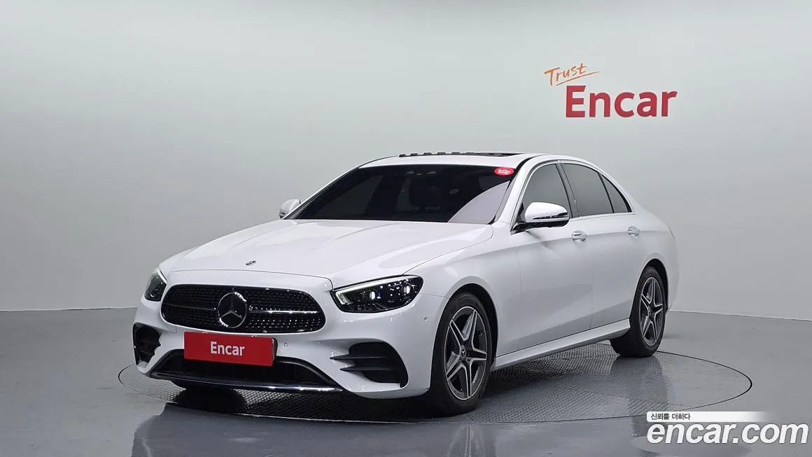 Mercedes-Benz E-Class — фото 1