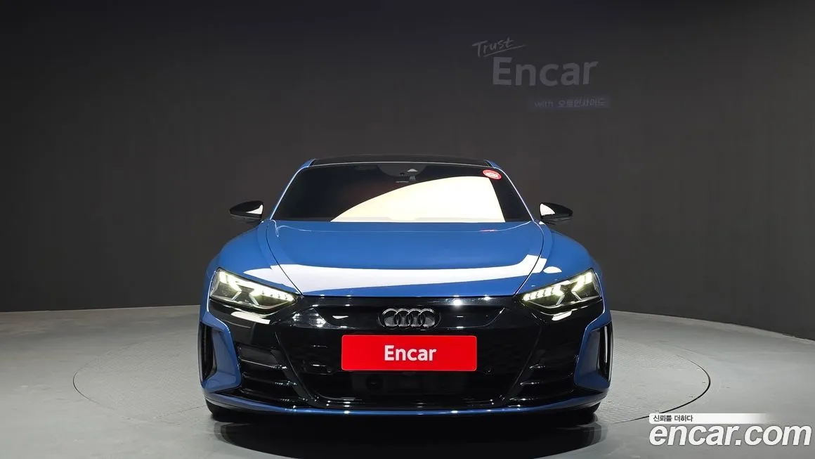Audi e-tron GT — фото 5