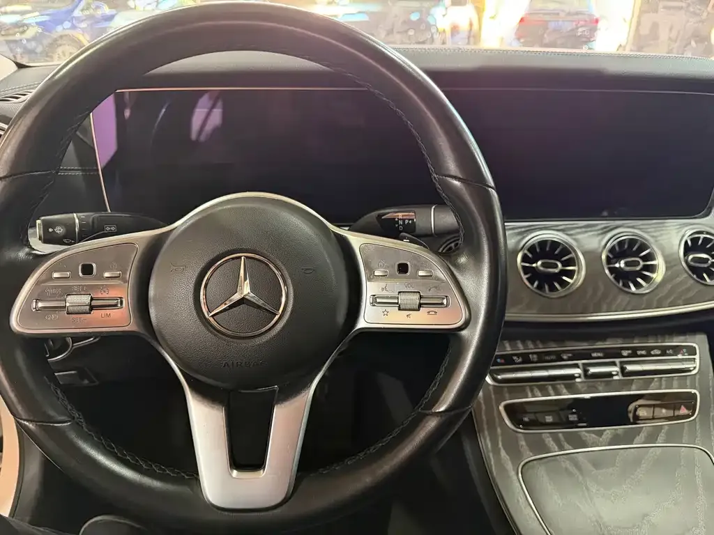 Mercedes-Benz CLS — фото 2