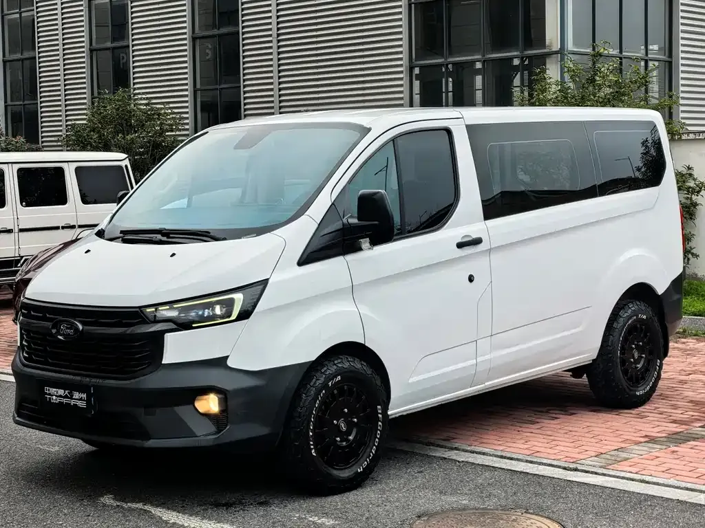 Ford Transit — фото 4