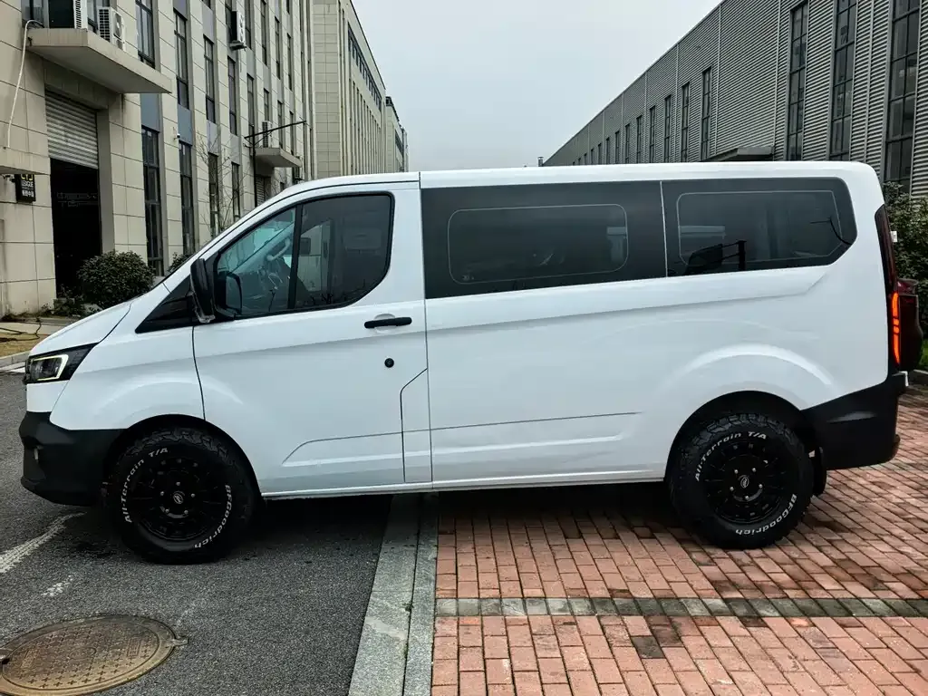 Ford Transit — фото 10