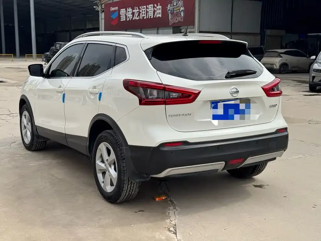 Nissan Qashqai — фото 10