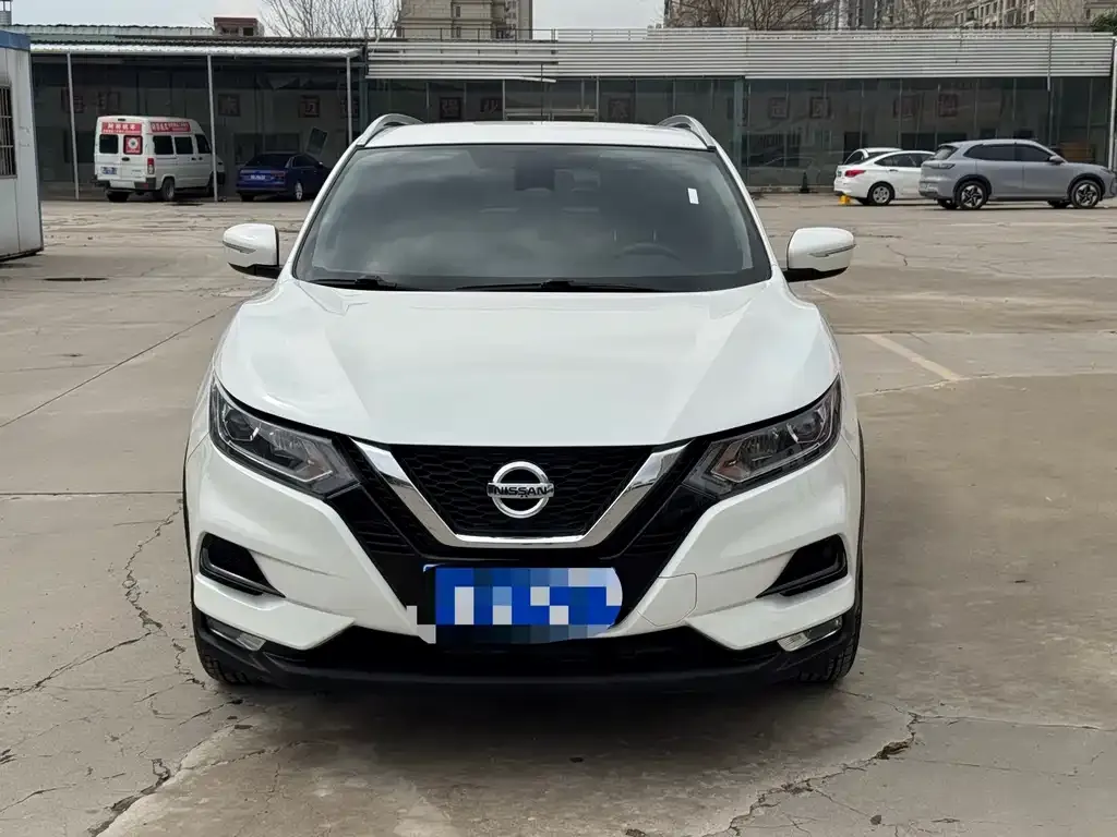 Nissan Qashqai — фото 4