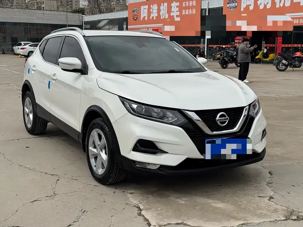 Nissan Qashqai — фото 9