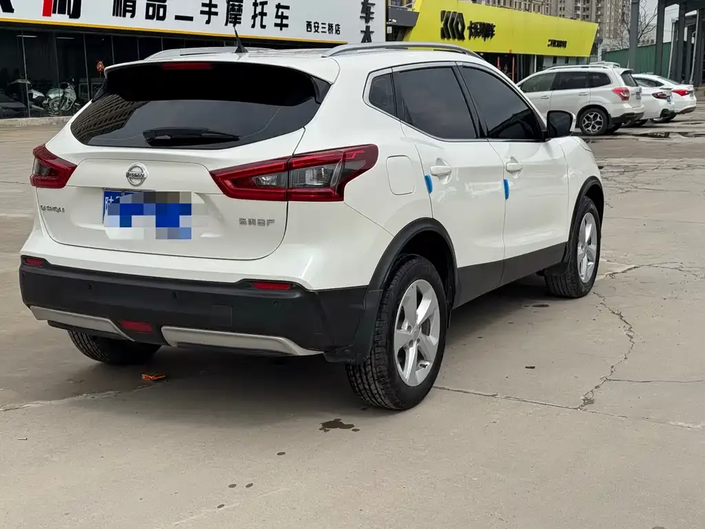 Nissan Qashqai — фото 6