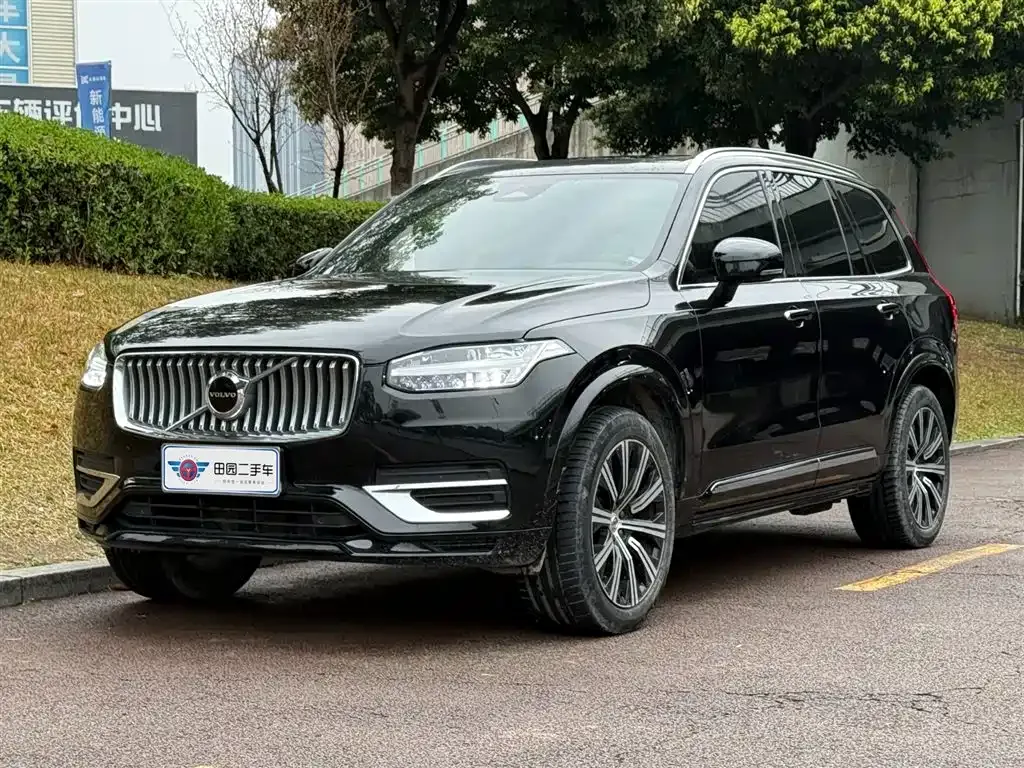 Volvo XC90 — фото 1