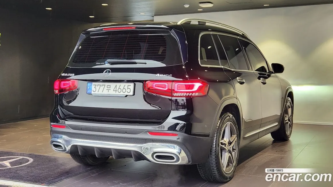 Mercedes-Benz GLB-Class — фото 6