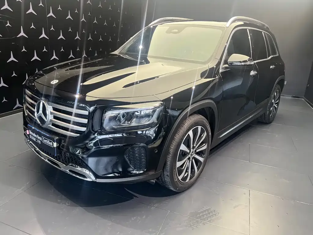 Mercedes-Benz GLB — фото 1