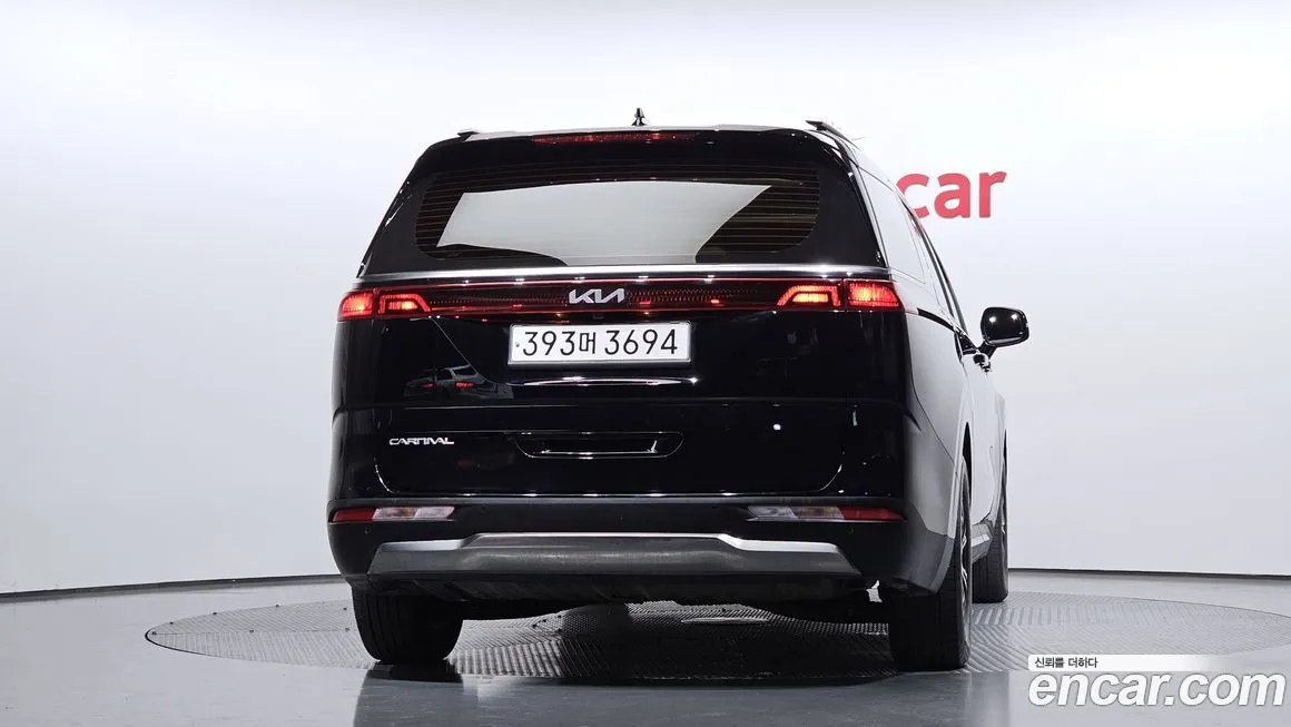 Kia Carnival — фото 10