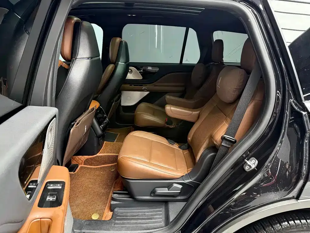 Lincoln Aviator — фото 2