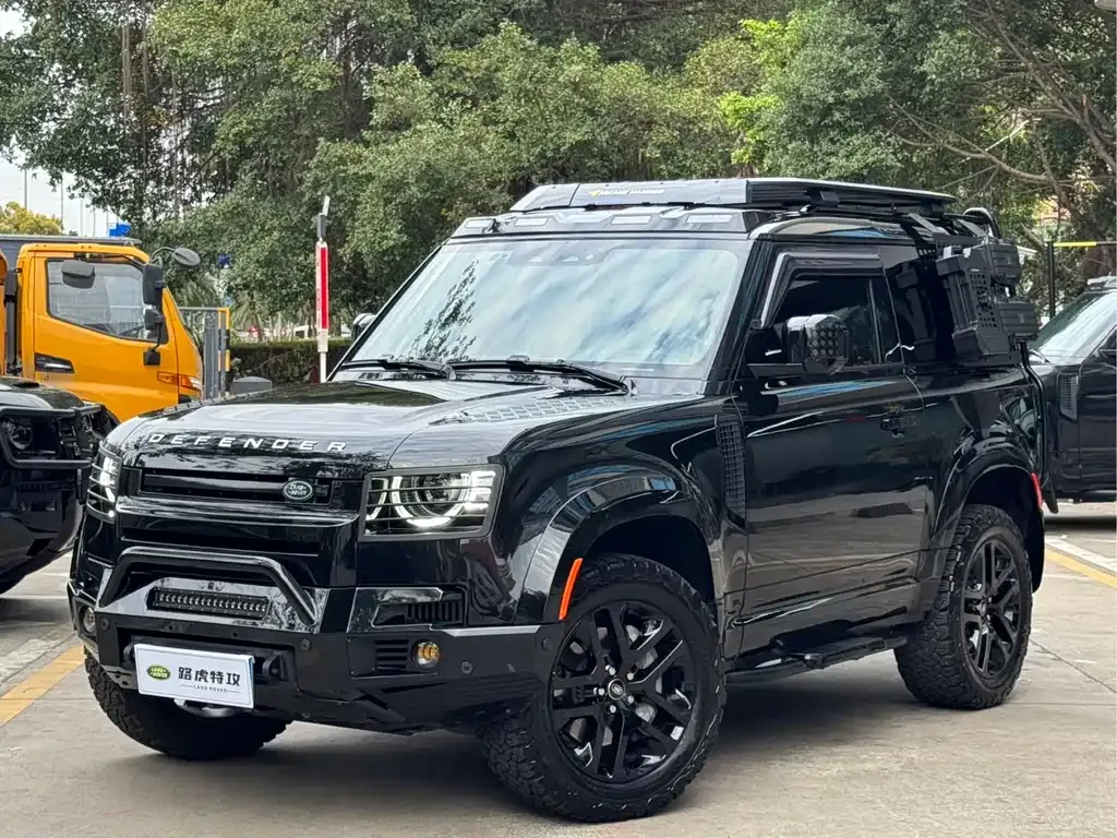 Land Rover Defender — фото 1