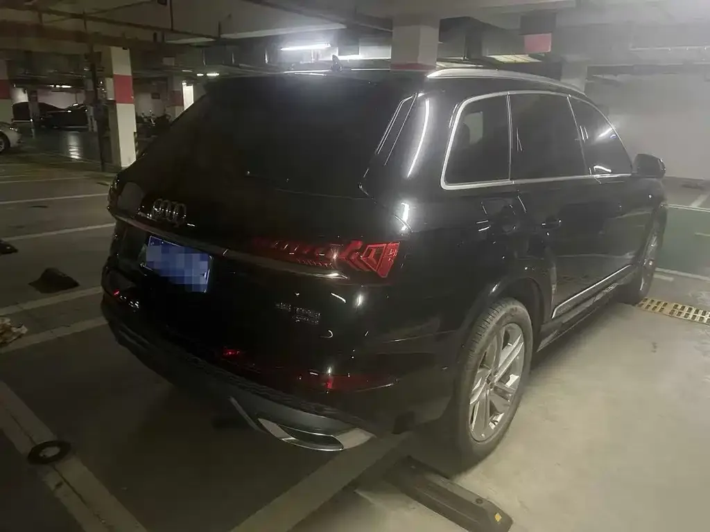 Audi Q7 — фото 2