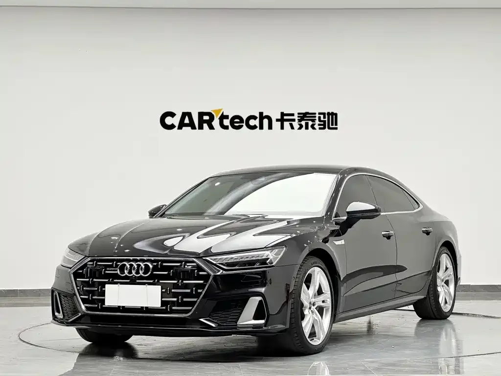 Audi A7L — фото 1