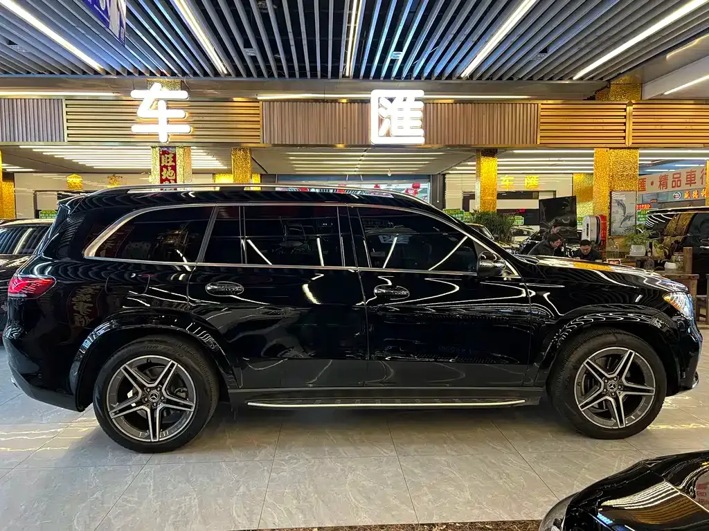 Mercedes-Benz GLS — фото 6