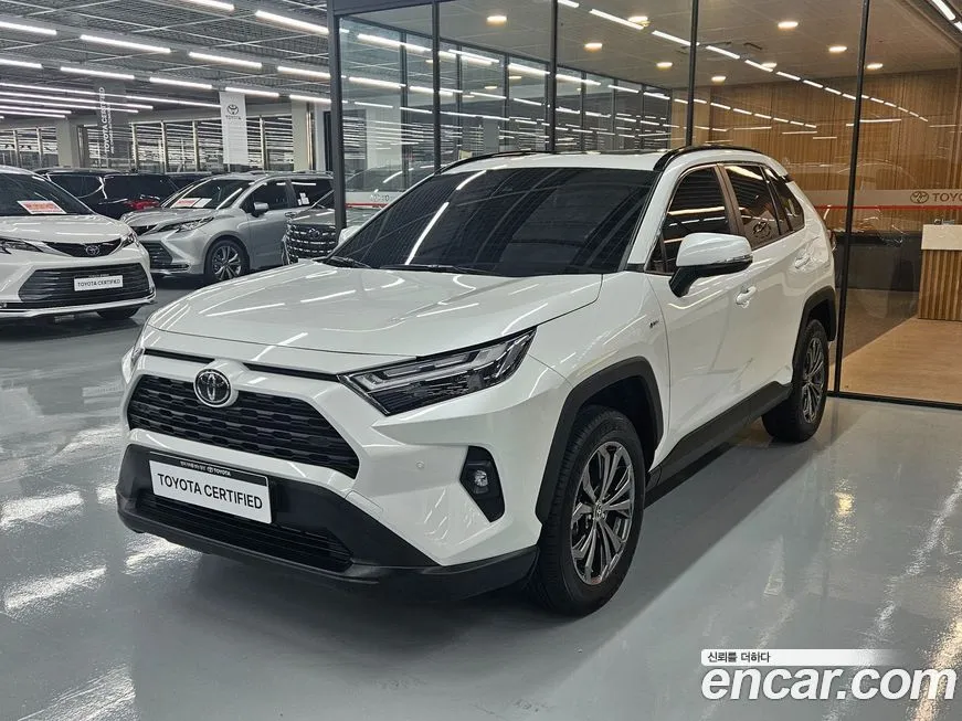Toyota RAV4 — фото 1