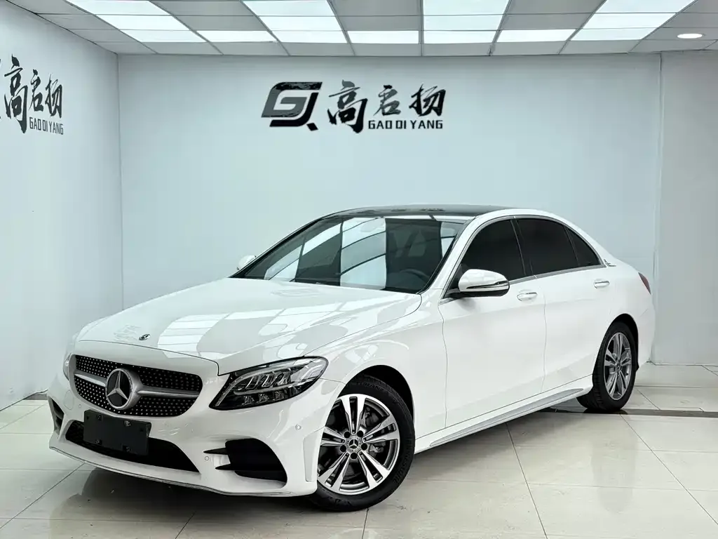 Mercedes-Benz C-Class — фото 1