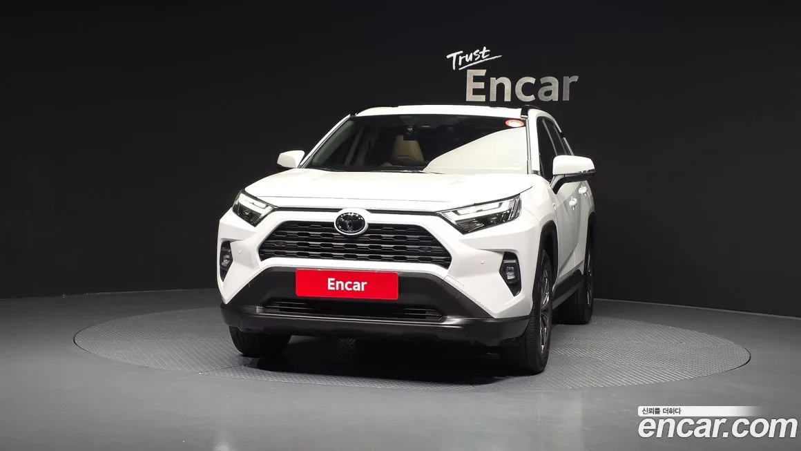 Toyota RAV4 — фото 2