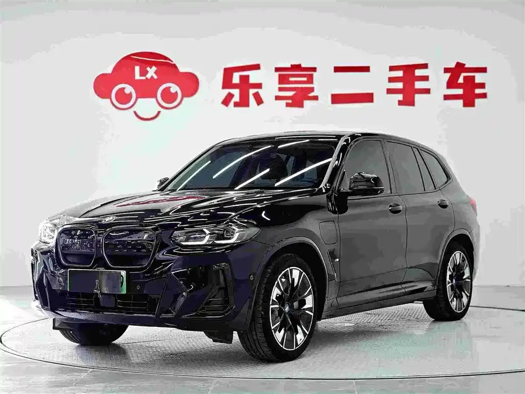 BMW iX3 — фото 1
