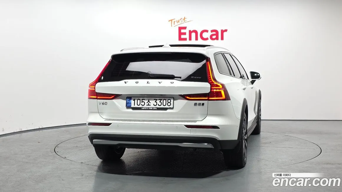 Volvo V60 — фото 8