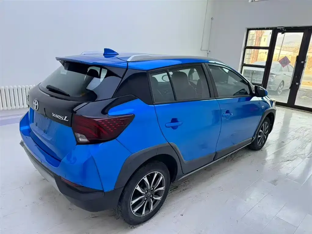 Toyota Yaris L — фото 8