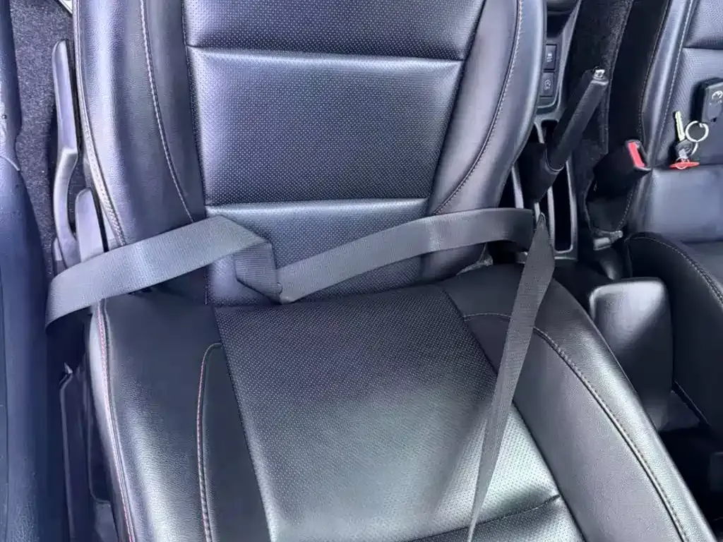 Toyota Yaris L — фото 10