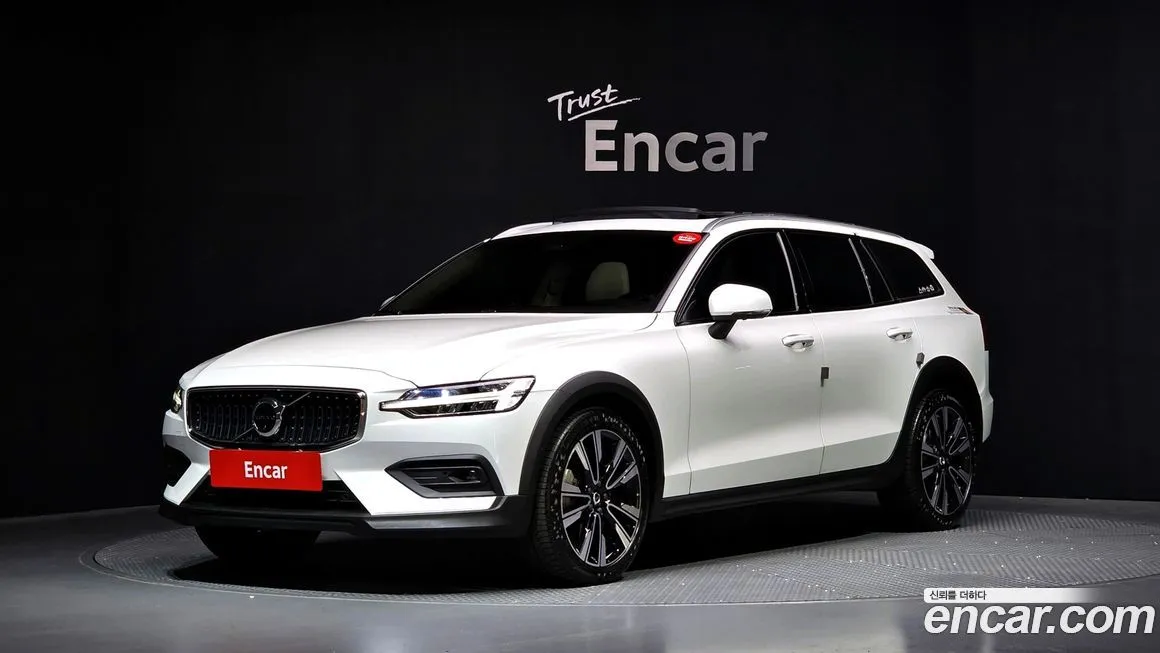 Volvo V60 — фото 1