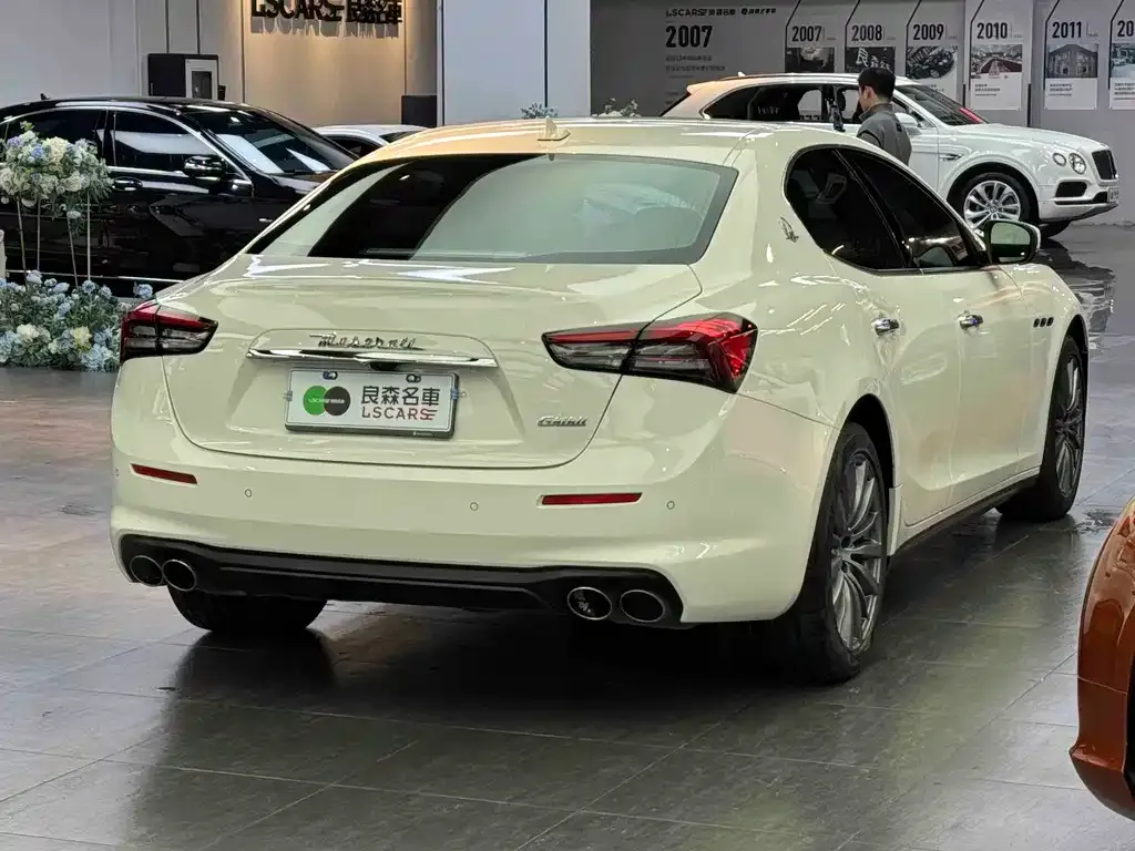 Maserati Ghibli — фото 10