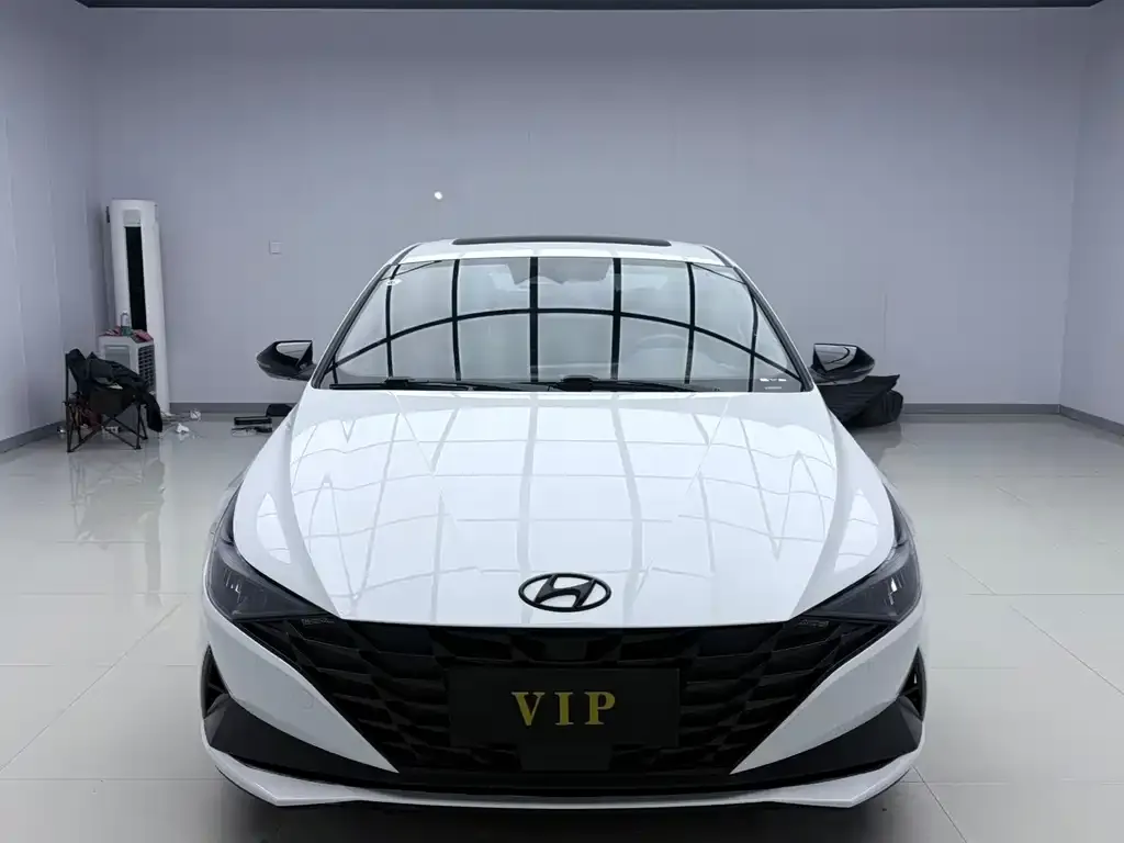 Hyundai Elantra — фото 3