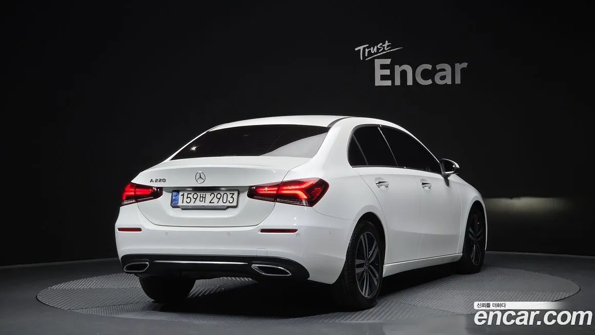 Mercedes-Benz A-Class — фото 8