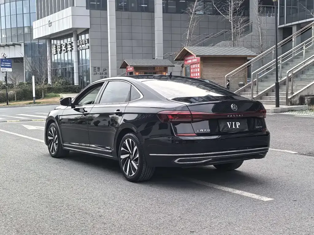 Volkswagen Passat — фото 5
